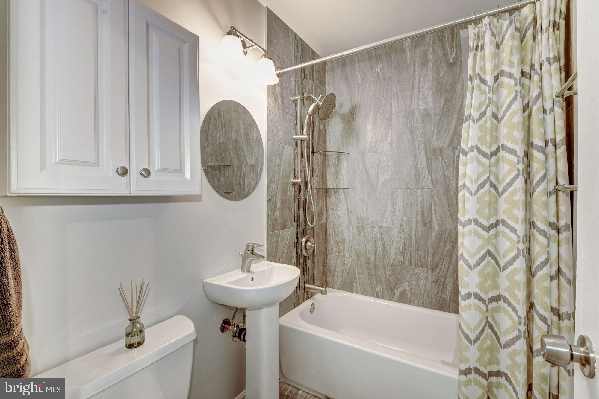 703 3rd Street Southwest, Unit 602 Washington, DC 20024 - Photo 12 of 30 2nd Floor Full Bath