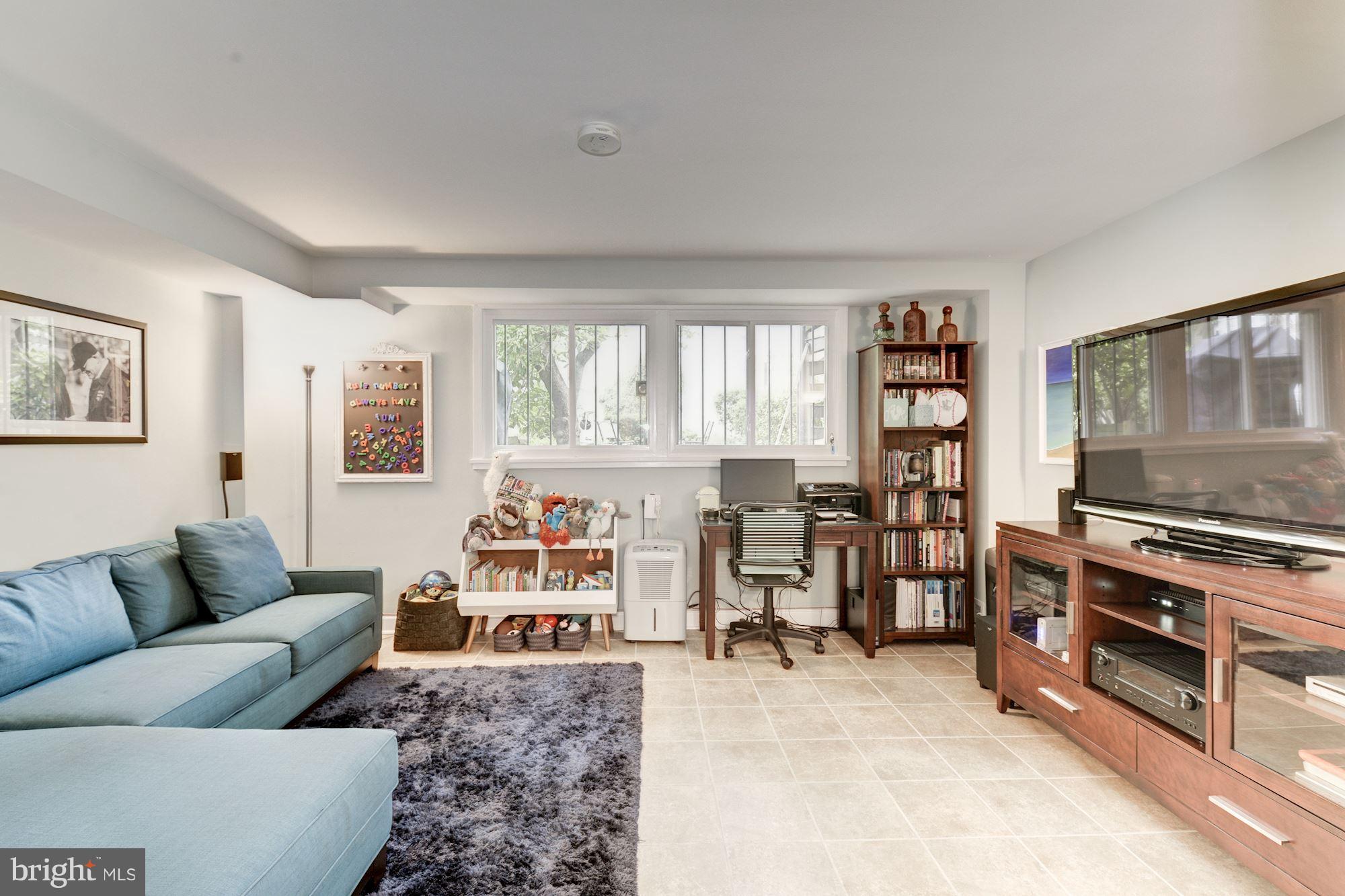 703 3rd Street Southwest, Unit 602 Washington, DC 20024 - Photo 15 of 30 Family Room/3frd Bedroom