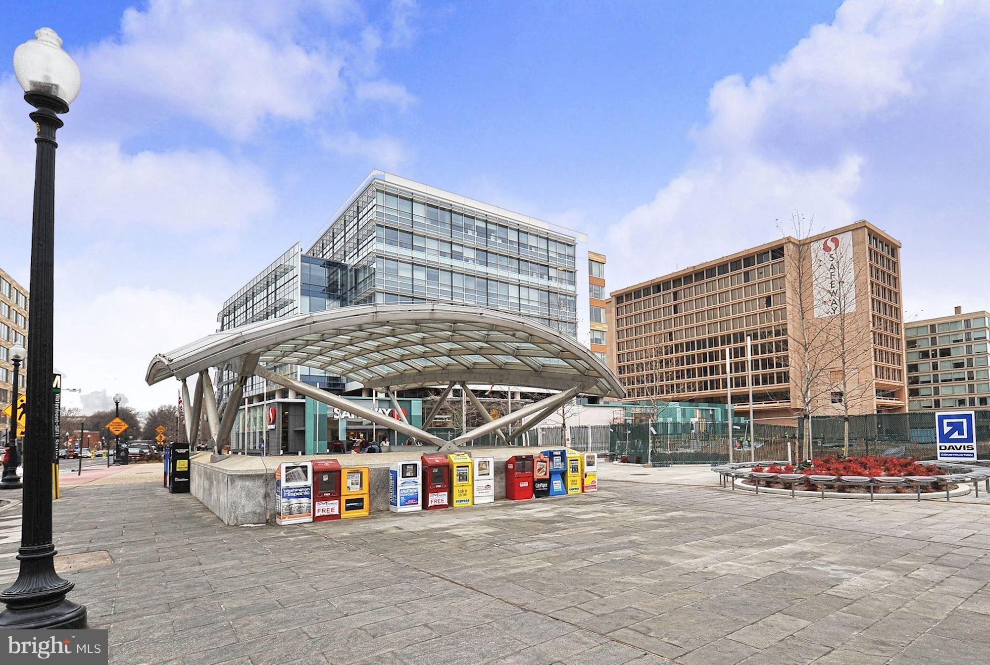 703 3rd Street Southwest, Unit 602 Washington, DC 20024 - Photo 27 of 30 Waterfront Metro & Safeway Grocery