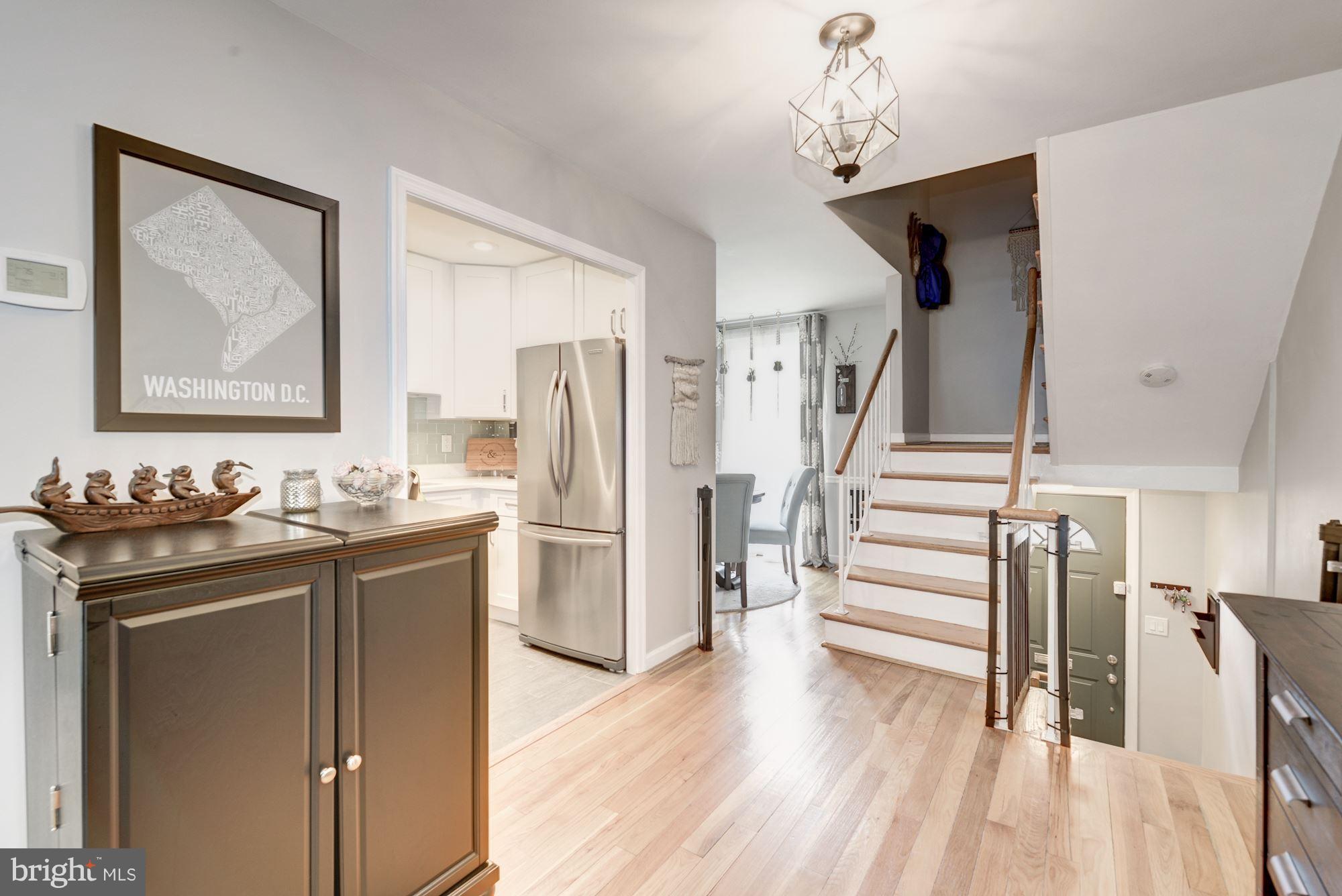 703 3rd Street Southwest, Unit 602 Washington, DC 20024 - Photo 5 of 30 Main level foyer
