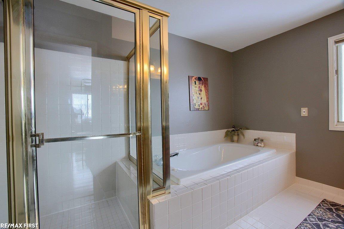 18015 Rocco Drive Macomb, MI 48044 - Photo 27 of 50 50034392-26.JPG