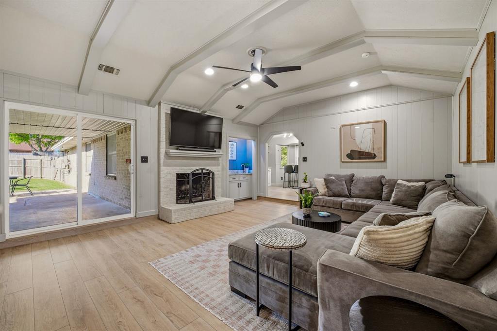 4433 Quail Hollow Road Fort Worth, TX 76133 - Photo 5 of 40