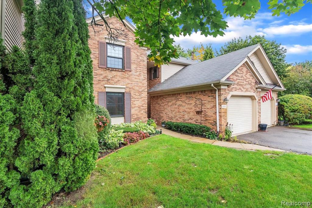 36944 Ridgedale Court, Unit 77 Farmington Hills, MI 48331 - Photo 2 of 38