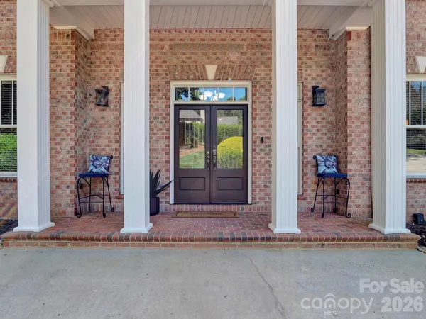 $850,000 | 209 37th Ave Place Northwest, Hickory, NC 28601