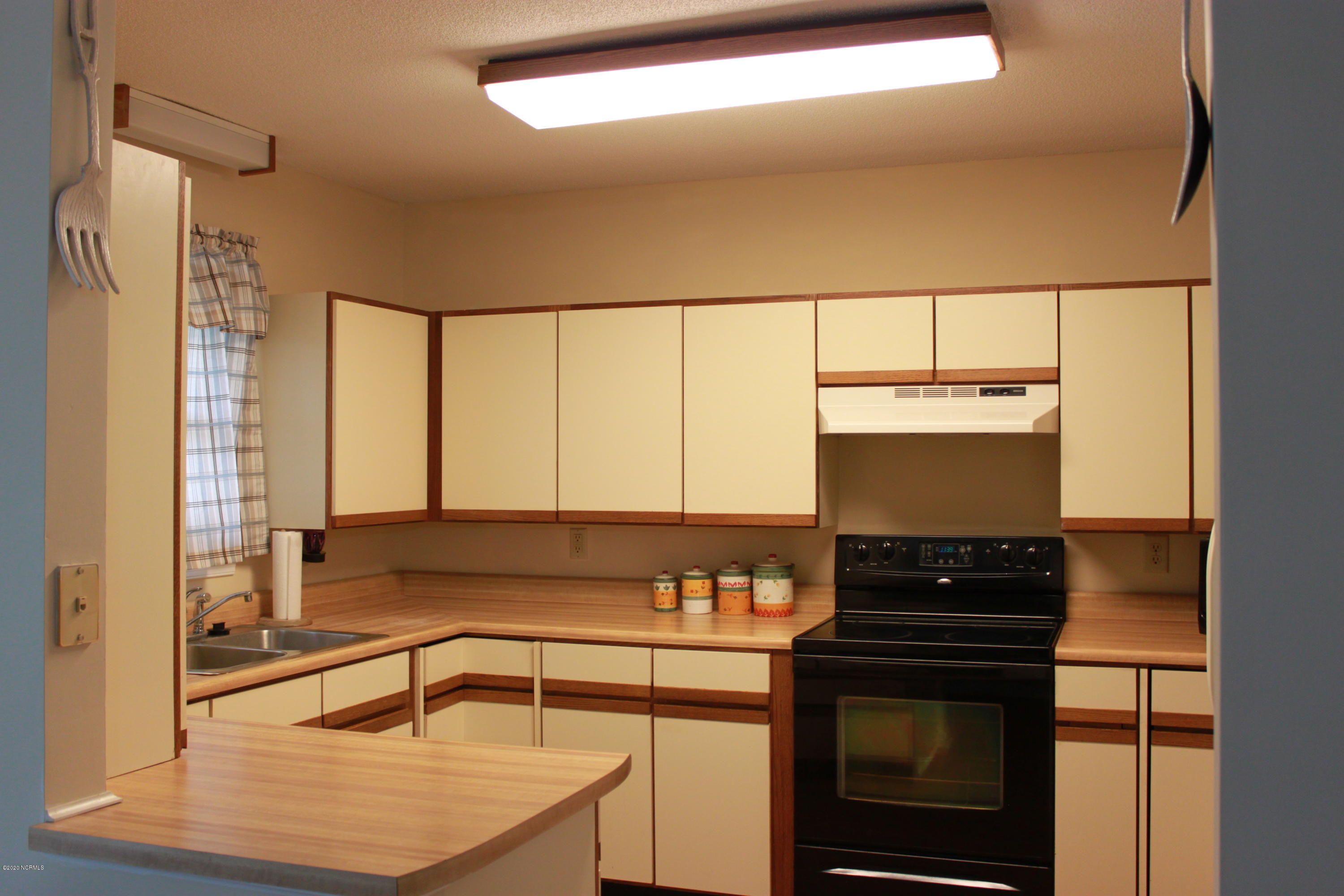 4412 Windtree Road Wilmington, NC 28403 - Photo 15 of 39 2020-09-28 17.12.45
