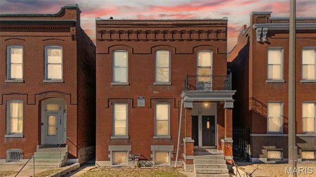 $249,900 | 3233 Nebraska Avenue, St. Louis, MO 63118