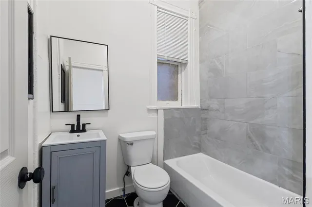 $249,900 | 3233 Nebraska Avenue, St. Louis, MO 63118