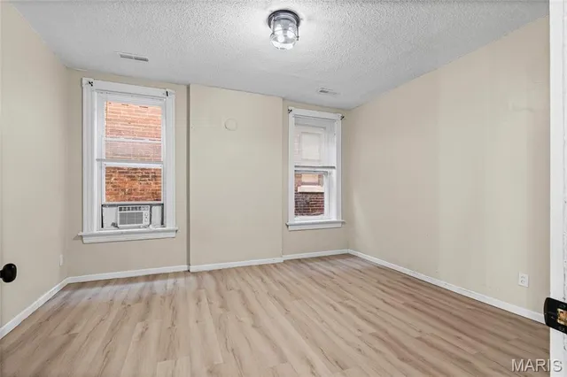 $249,900 | 3233 Nebraska Avenue, St. Louis, MO 63118