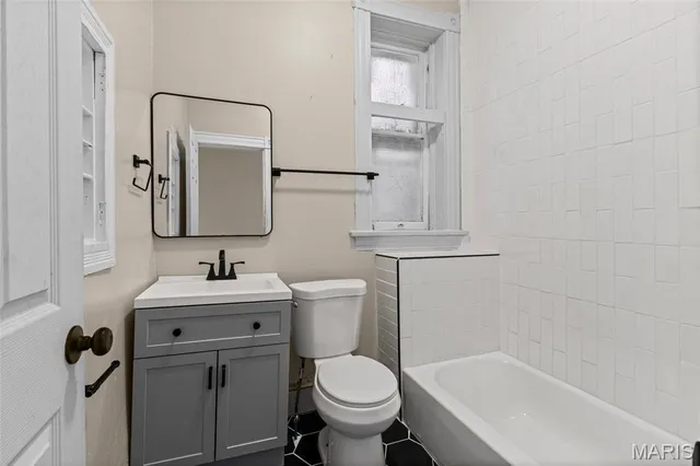 $249,900 | 3233 Nebraska Avenue, St. Louis, MO 63118