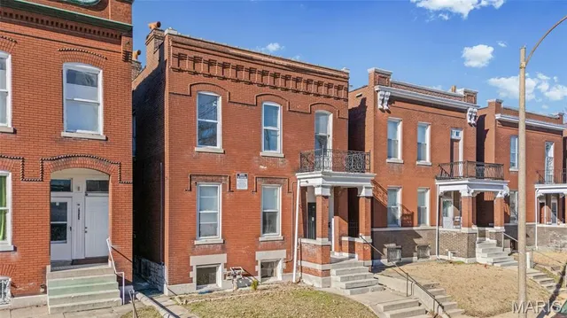 $249,900 | 3233 Nebraska Avenue, St. Louis, MO 63118
