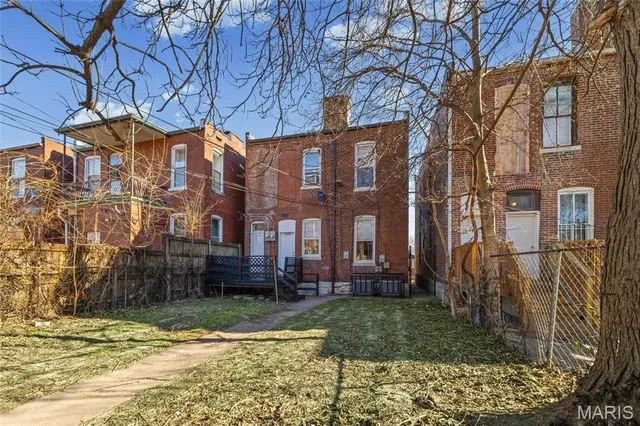 $249,900 | 3233 Nebraska Avenue, St. Louis, MO 63118