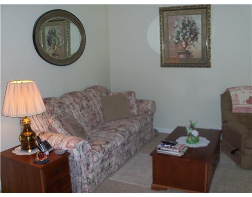 169 Nesbitt Road New Castle, PA 16105 - Photo 4 of 14 Living Room.