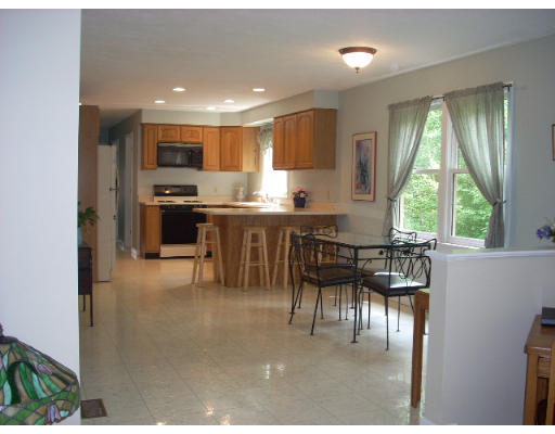 37 Paige Farm Road Amesbury, MA 01913 - Photo 3 of 18 Gallery Image 3