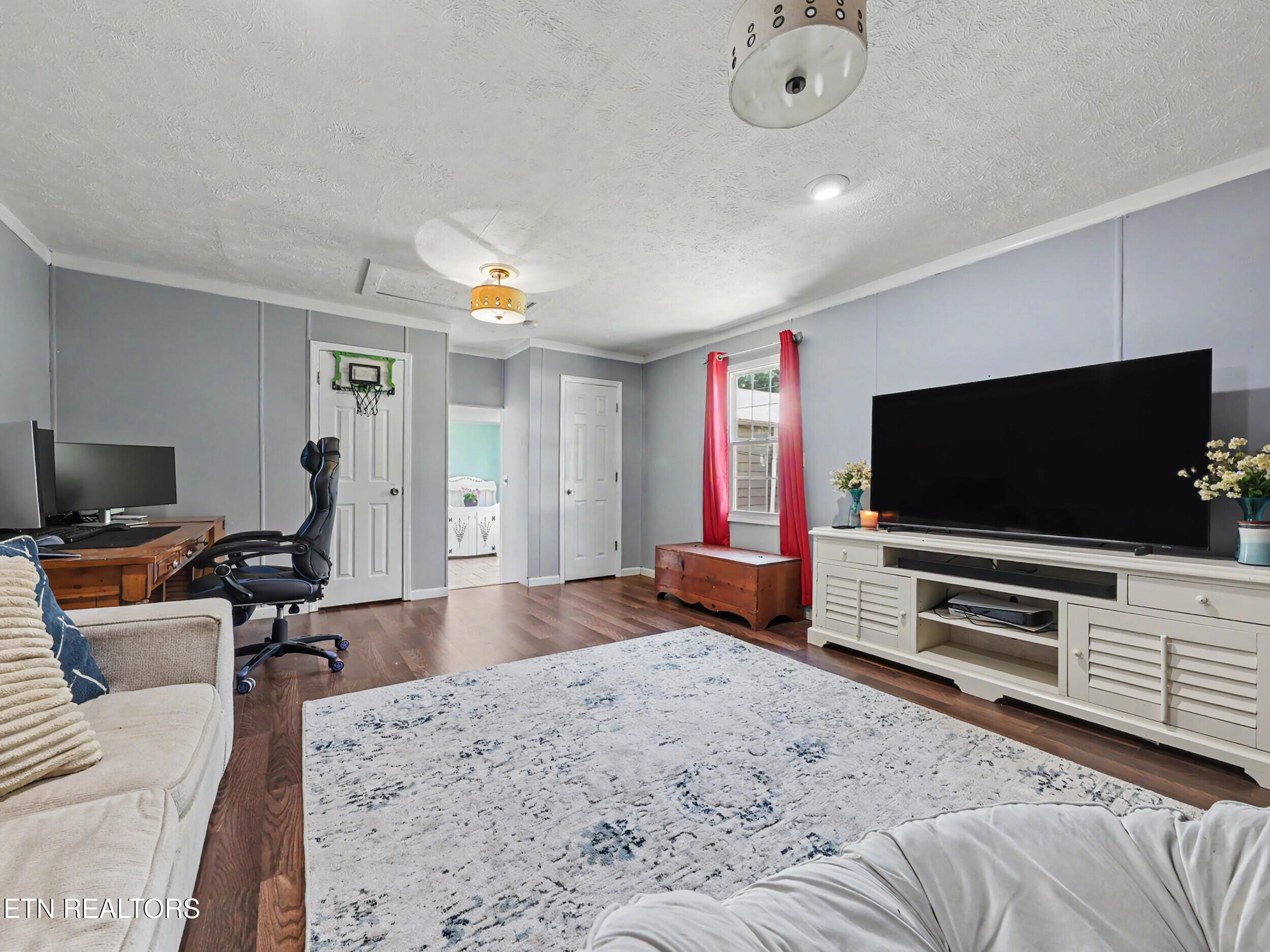 848 Lakeshore Road Talbott, TN 37877 - Photo 22 of 51 Family room