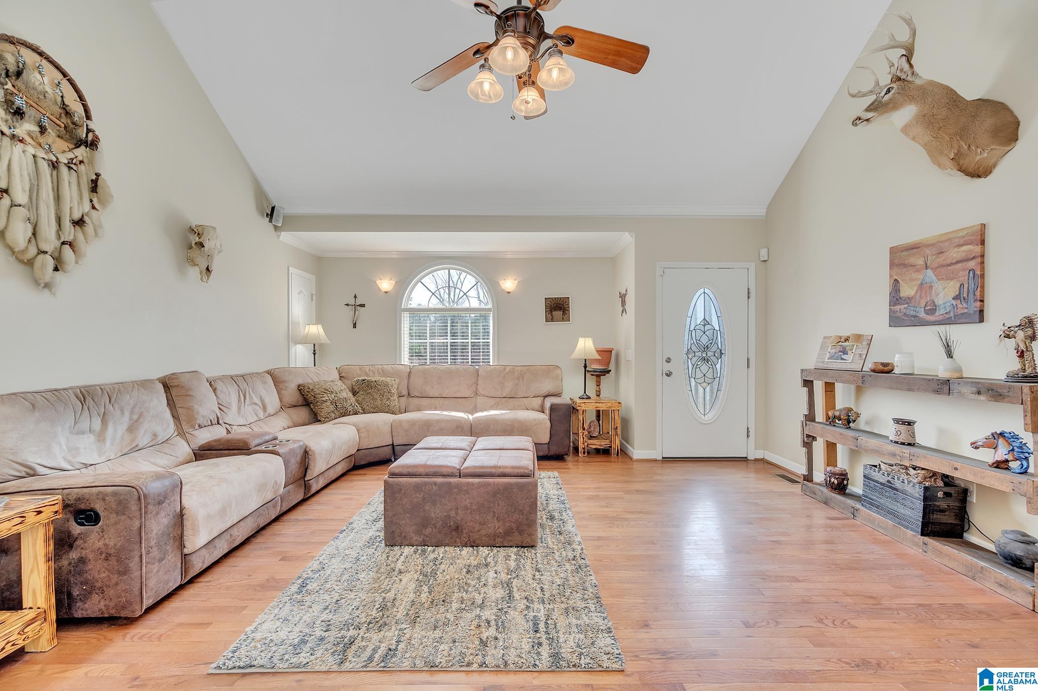 1095 Armstrong Loop Hayden, AL 35079 - Photo 3 of 31