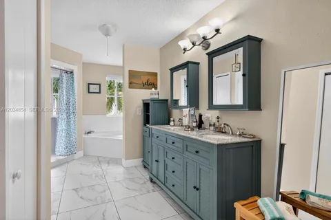 $560,000 | 14930 Southwest 104th Street, Unit 27, Miami, FL 33196