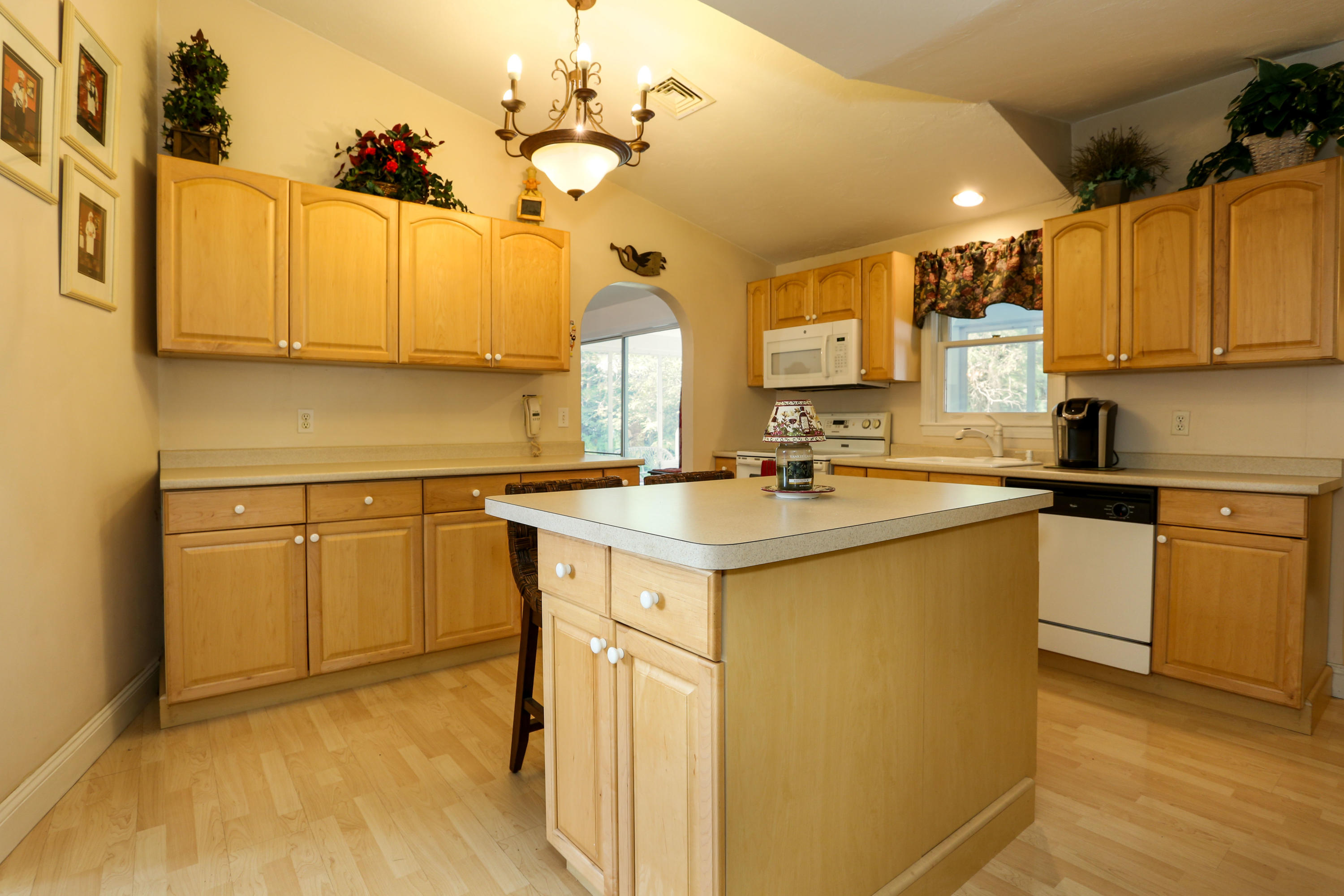 115 Foxglove Road Centerville, MA 02632 - Photo 8 of 34 115FoxLR-10