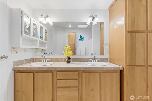 $384,500 | 30 Northeast Lake Place, Tahuya, WA 98588