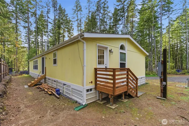 $384,500 | 30 Northeast Lake Place, Tahuya, WA 98588