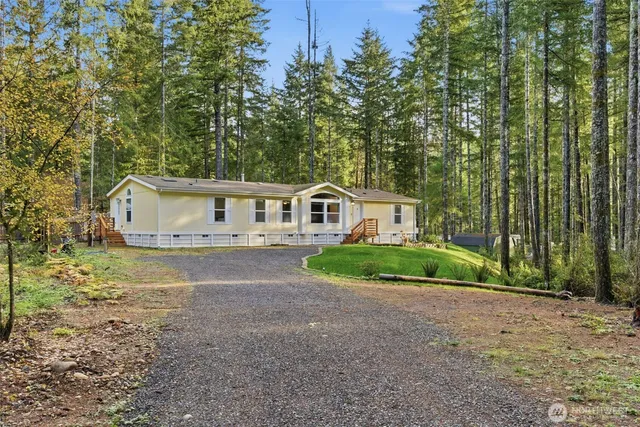 $384,500 | 30 Northeast Lake Place, Tahuya, WA 98588