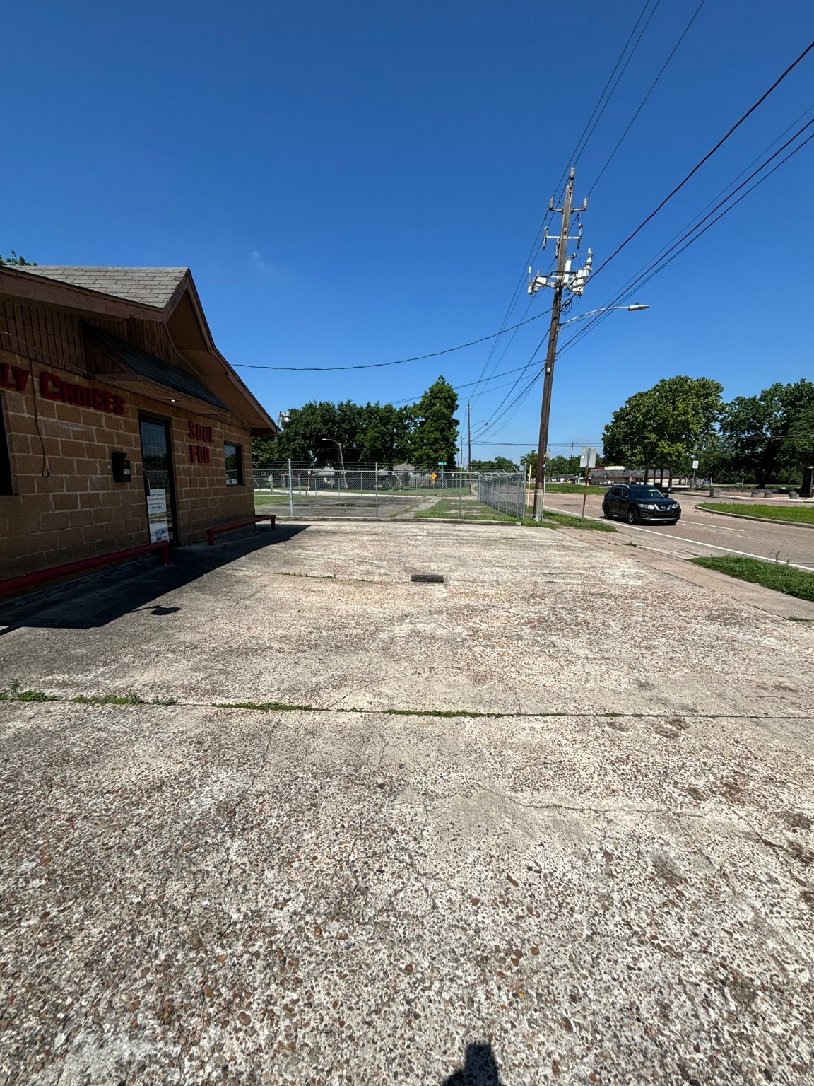 3810 Alberta Street Houston, TX 77021 - Photo 9 of 11 a view of a house with a yard