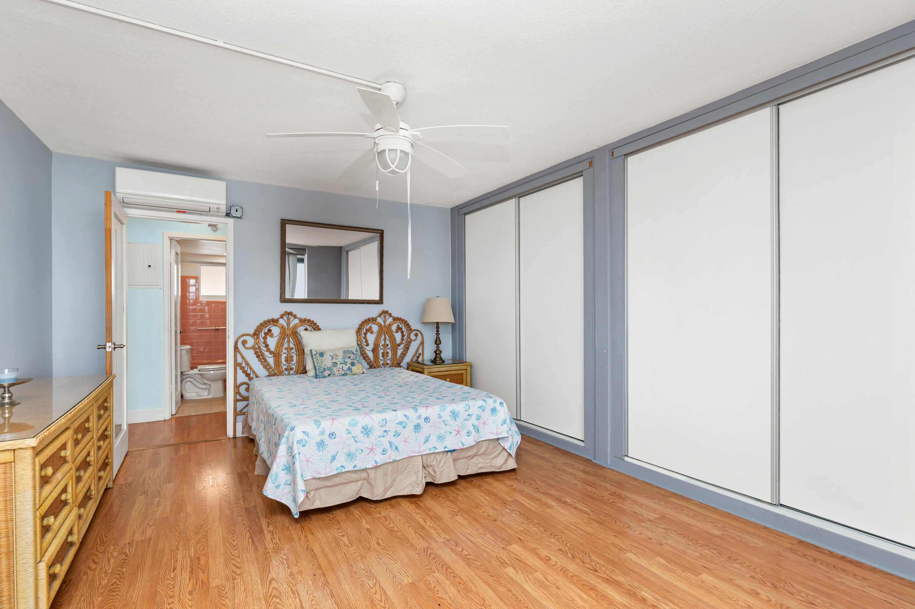 401 North Riverside Drive, Unit 406 Pompano Beach, FL 33062 - Photo 10 of 21 1I6A3399