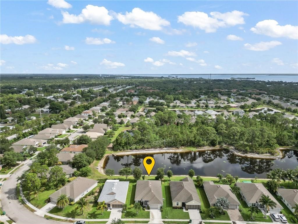 433 Briarcliff Circle Sebastian, FL 32958 - Photo 4 of 23