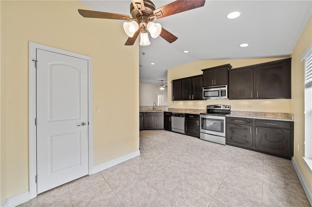 433 Briarcliff Circle Sebastian, FL 32958 - Photo 8 of 23