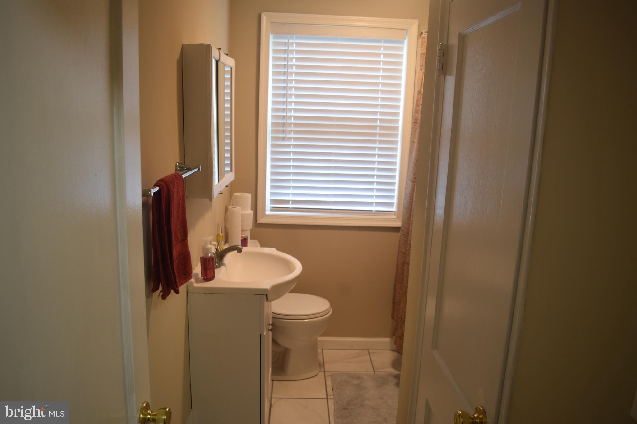 946 Masefield Road Baltimore, MD 21207 - Photo 22 of 27 Primary Bath