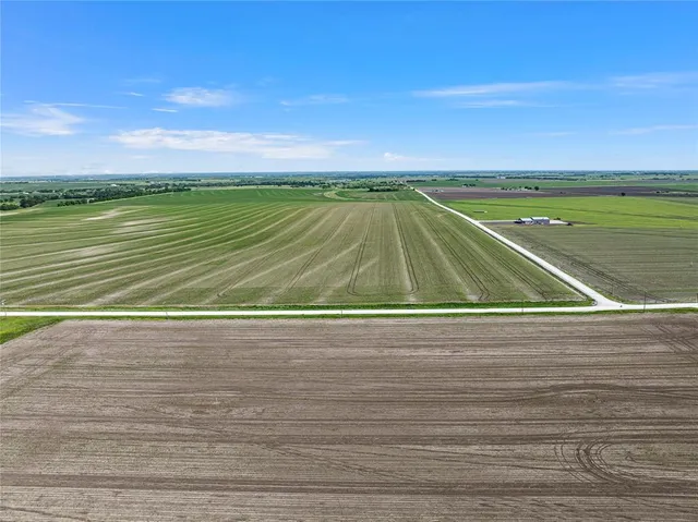a view of a tennis court