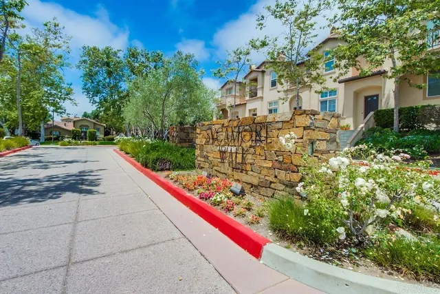 $364,594 | 14676 Via Fiesta, Unit 2, San Diego, CA 92127