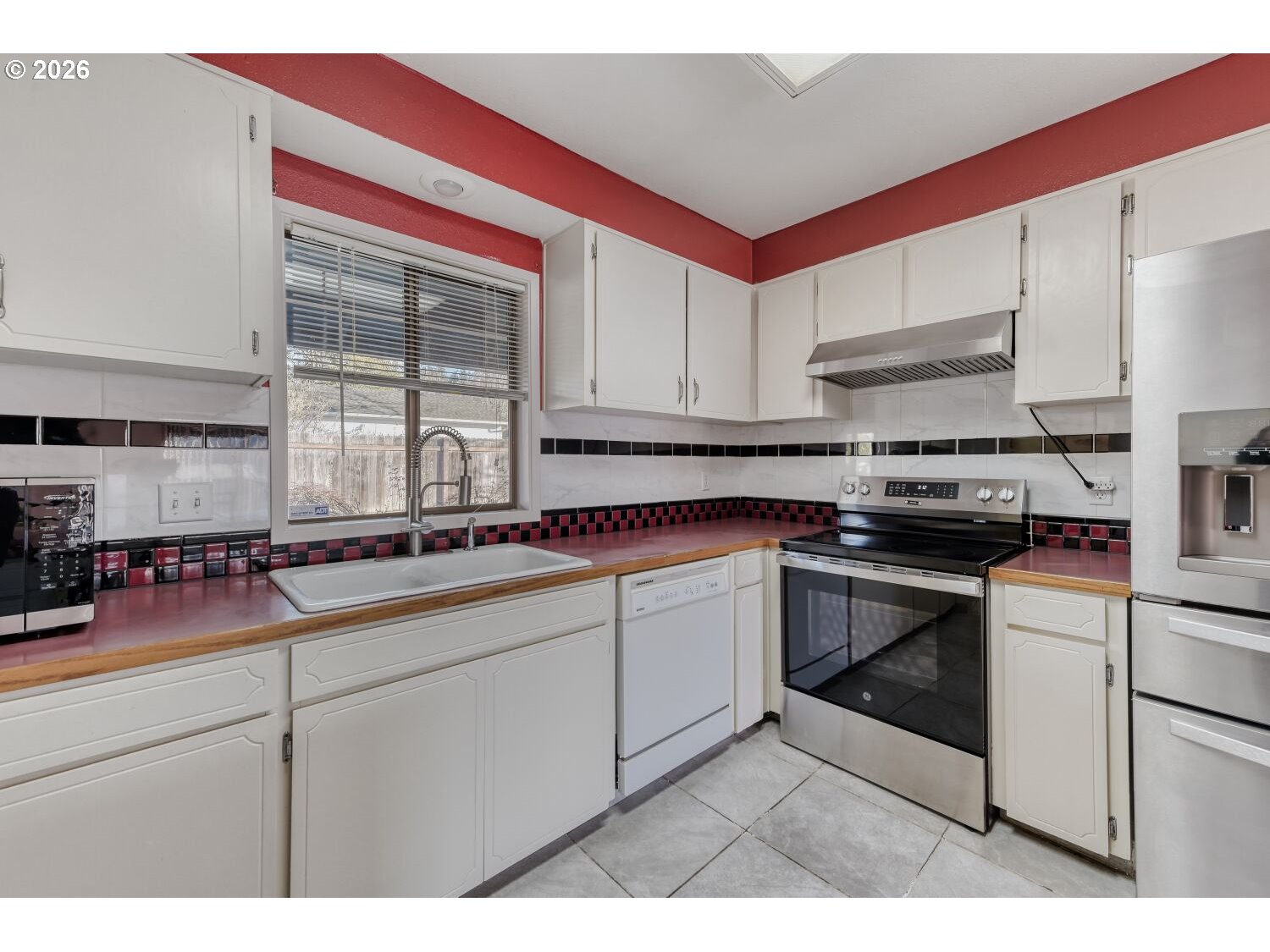 6811 Southwest 170th Avenue Beaverton, OR 97007 - Photo 10 of 23