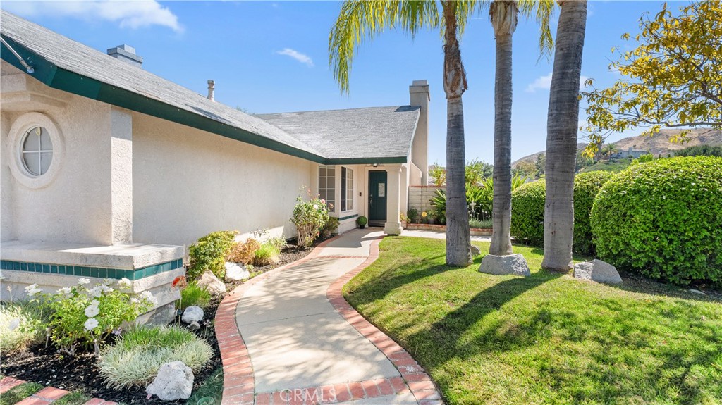 28924 Raintree Lane Saugus, CA 91390 - Photo 6 of 47
