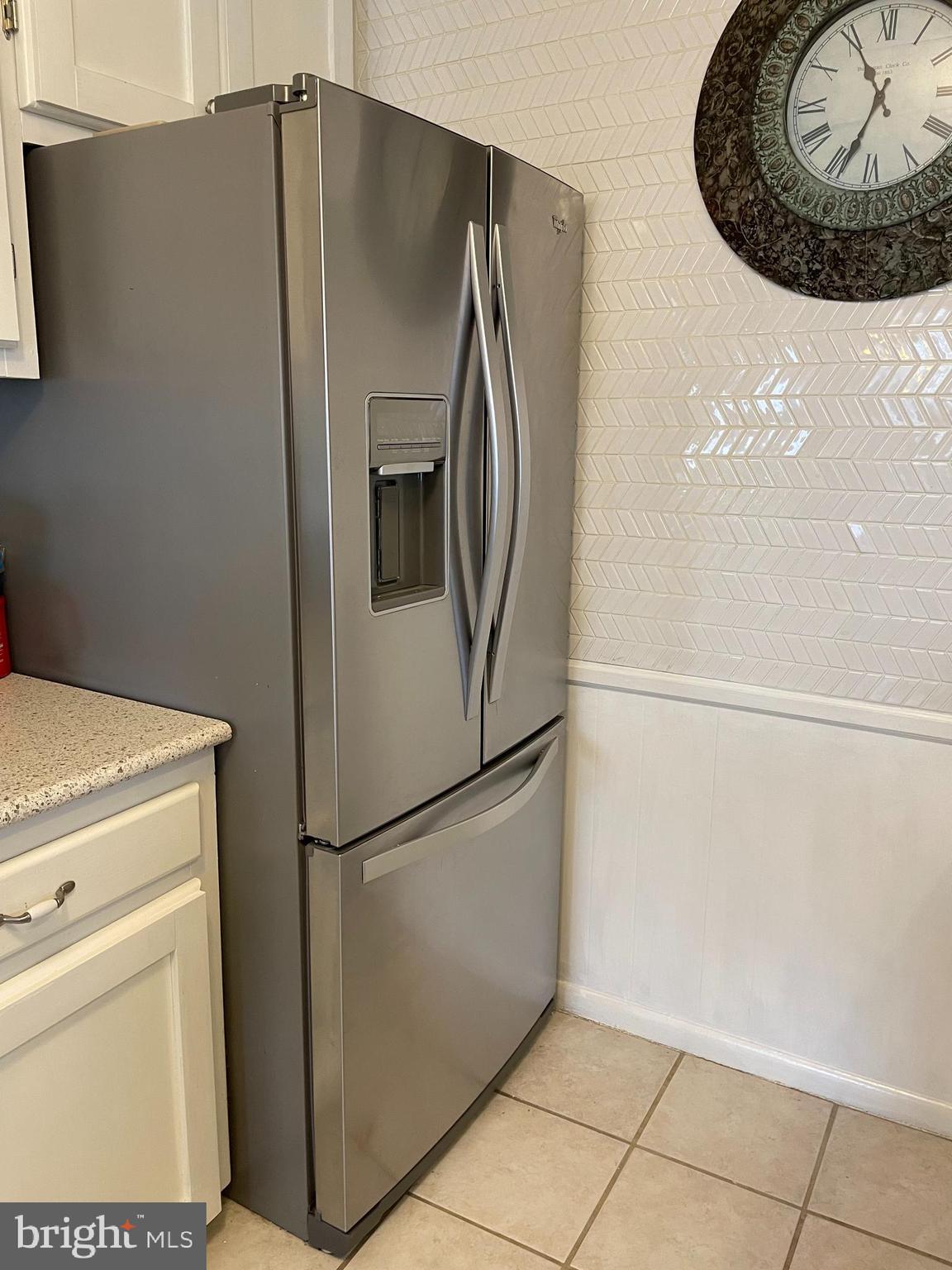 31459 Railway Road Ocean View, DE 19970 - Photo 19 of 37 stainless refrigerator through the door services