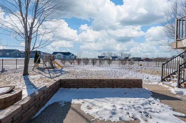 $395,000 | 228 Grovebrook Circle, Mankato, MN 56001