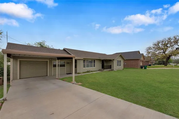 $225,000 | 400 Veatch Street, Joshua, TX 76058