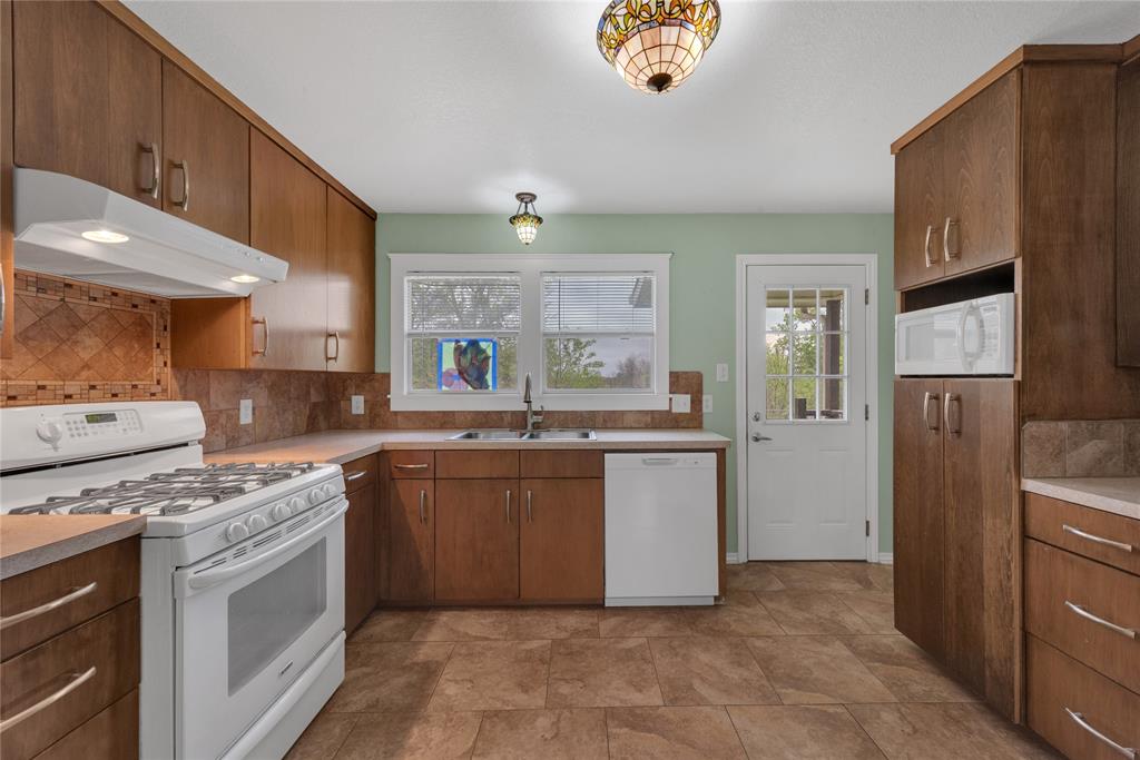 400 Veatch Street Joshua, TX 76058 - Photo 6 of 16