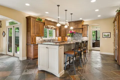 $1,850,000 | 901 Kenton Road, Deerfield, IL 60015