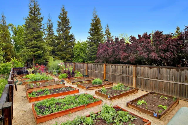 $525,000 | 1818 Moore Boulevard, Unit 102, Davis, CA 95618