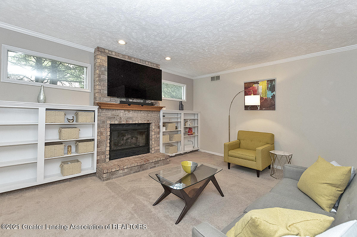 2529 Dustin Road Okemos, MI 48864 - Photo 17 of 43 16