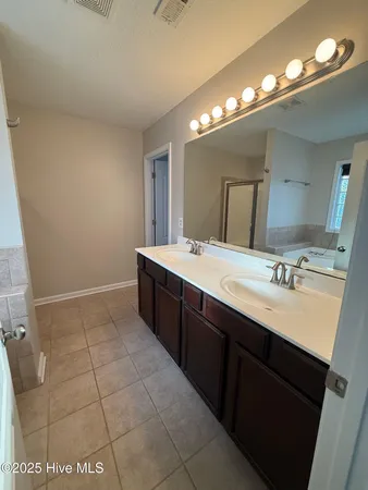 $2,600 | 700 Stafford Lane, Jacksonville, NC 28546