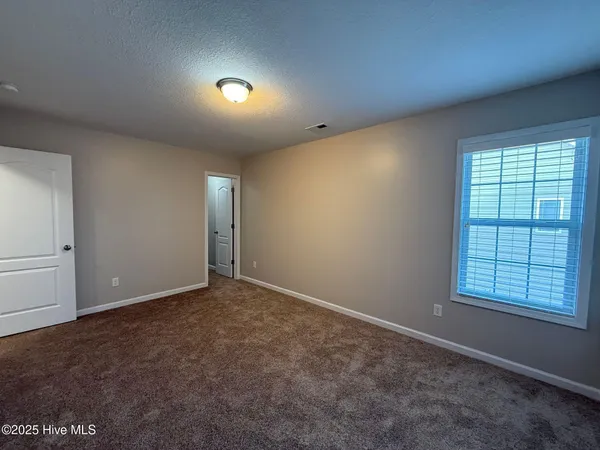 $2,600 | 700 Stafford Lane, Jacksonville, NC 28546