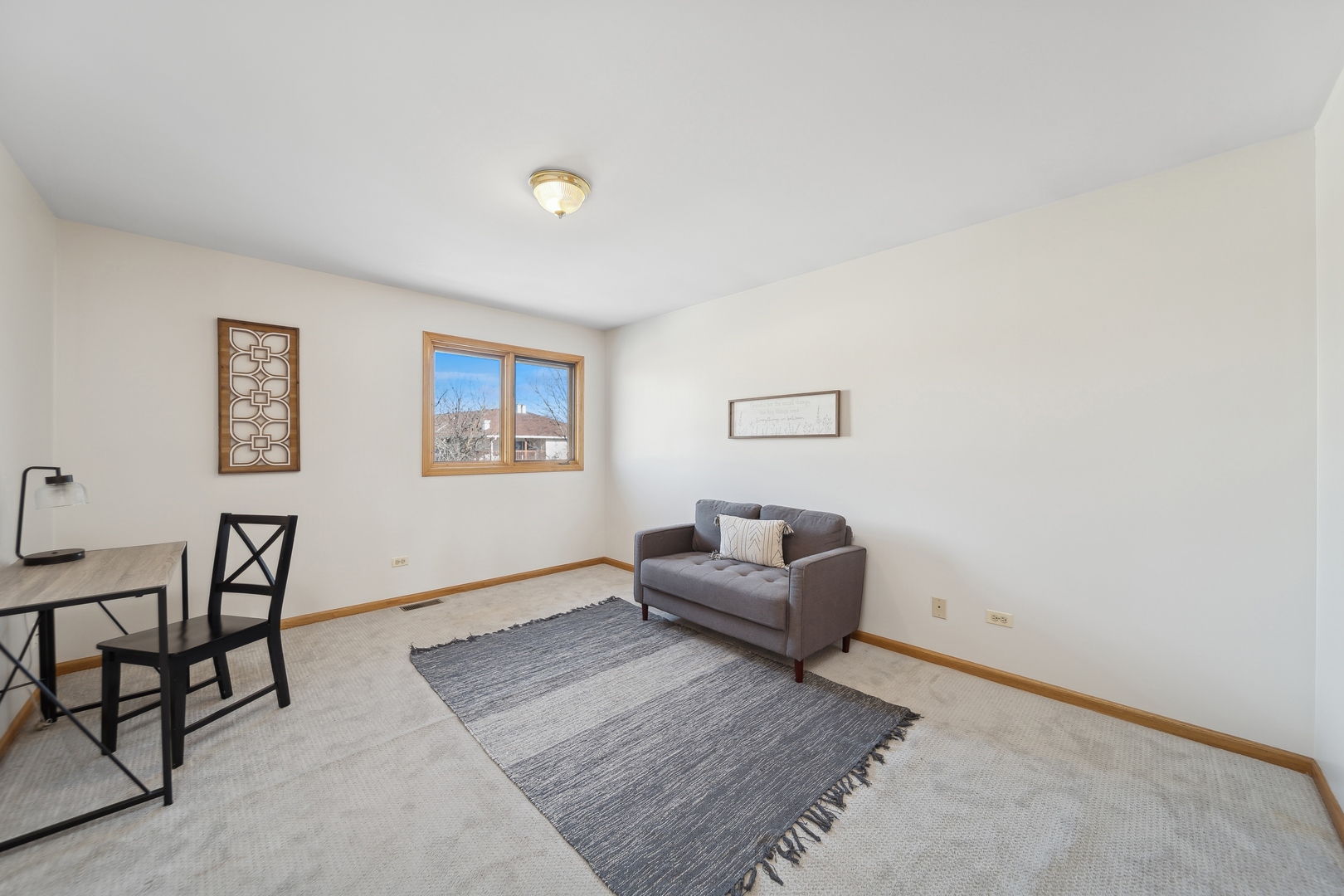 5309 Dixie Drive Alsip, IL 60803 - Photo 24 of 36 a living room with furniture and a window