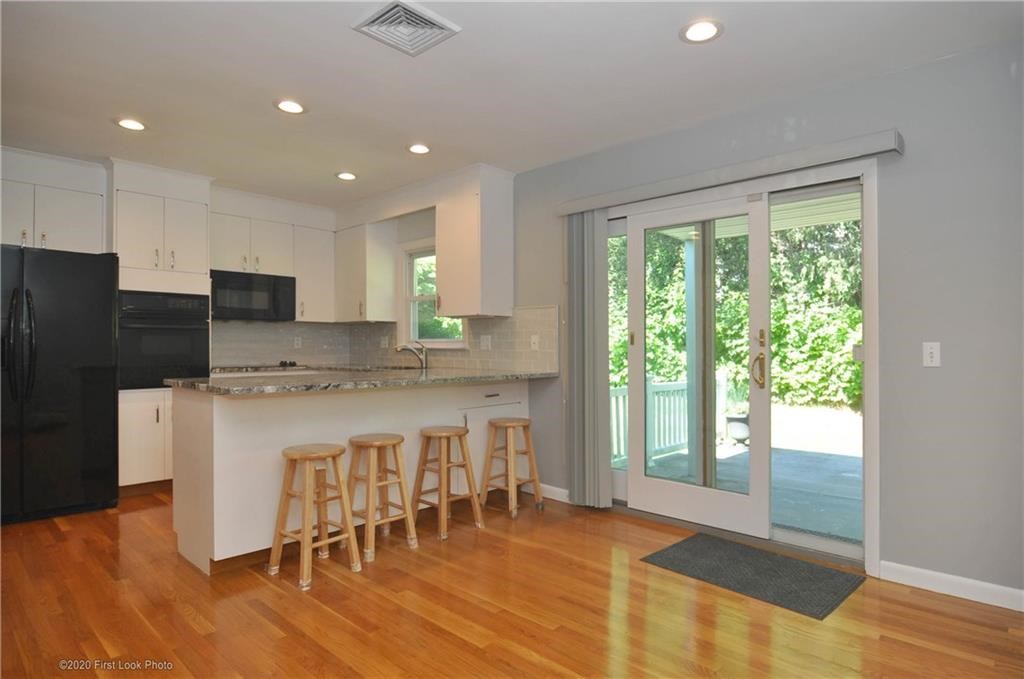 567 Budlong Road Cranston, RI 02920 - Photo 13 of 40