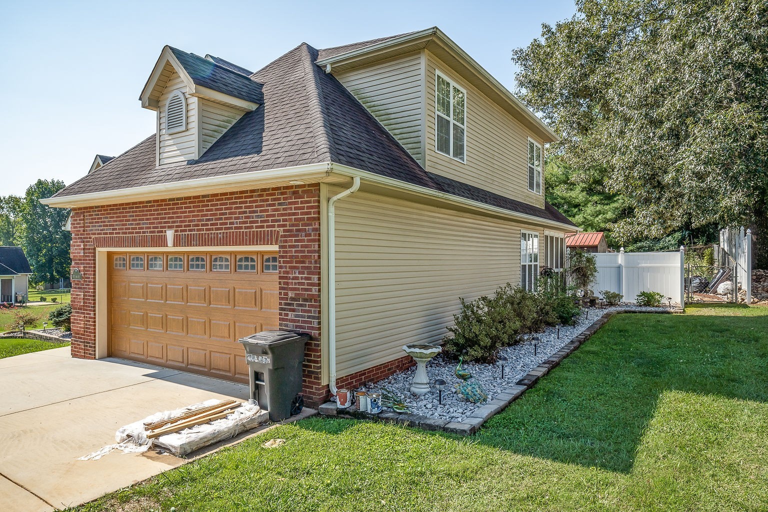 128 Simons Boulevard Morrison, TN 37357 - Photo 13 of 65 a front view of house with yard