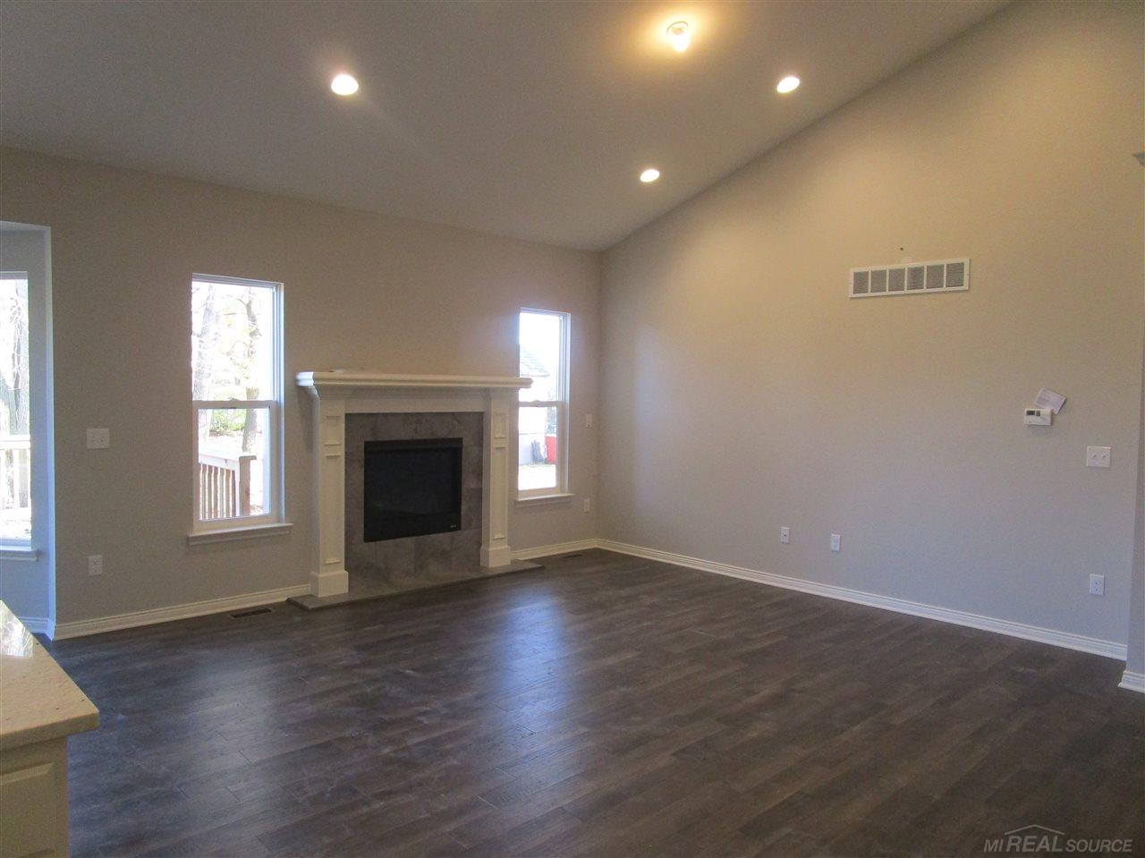 47404 Mariners Point New Baltimore, MI 48051 - Photo 3 of 12
