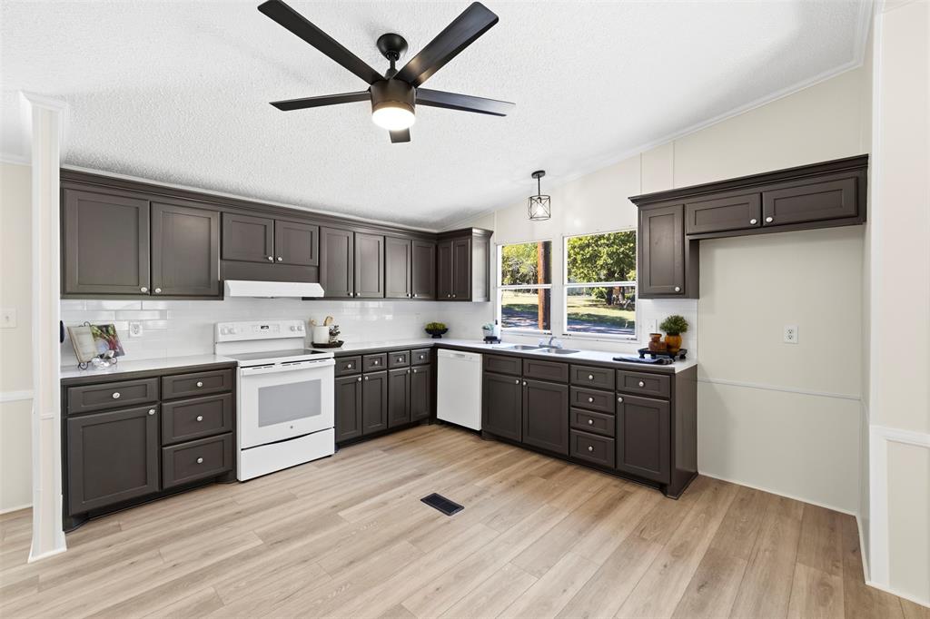 445 Fortune Road Alvarado, TX 76009 - Photo 13 of 37 Gallery Image 13