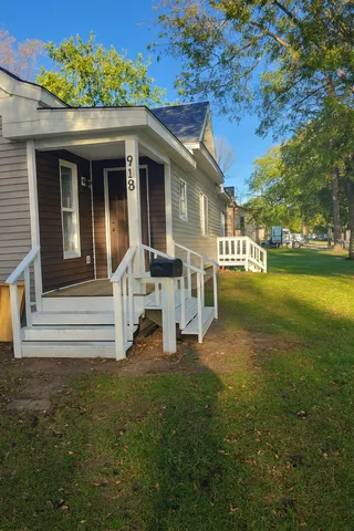 $153,000 | 918 Gorton Avenue Northwest, Willmar, MN 56201