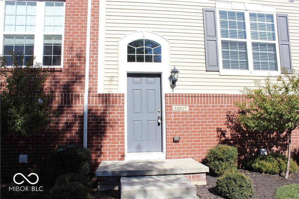 14047 Wimbleton Way Fishers, IN 46037 - Photo 2 of 23