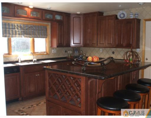 19 Rolling Road East Brunswick, NJ 08816 - Photo 2 of 10 Gallery Image 2